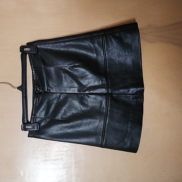 Skirt ,leather,black size 2 - Picture 2 of 3